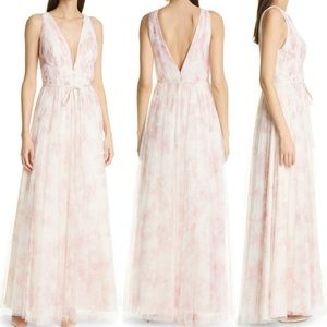 Marchesa Notte Porcelain Print Plunge Neck Tulle Gown